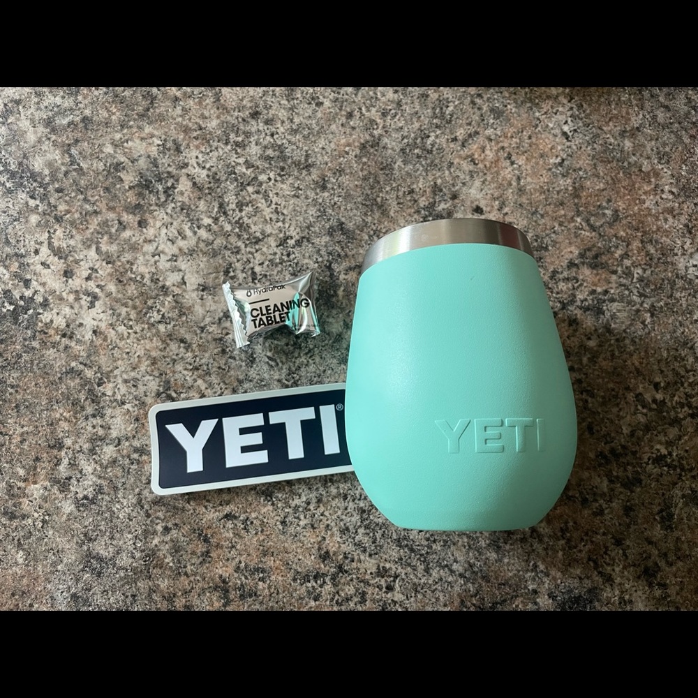 Yeti Wine Tumbler in Seafoam